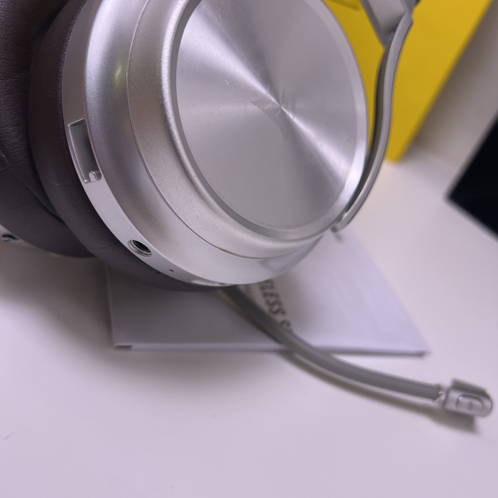 Corsair Virtuoso RGB Wireless SE Gaming Headset