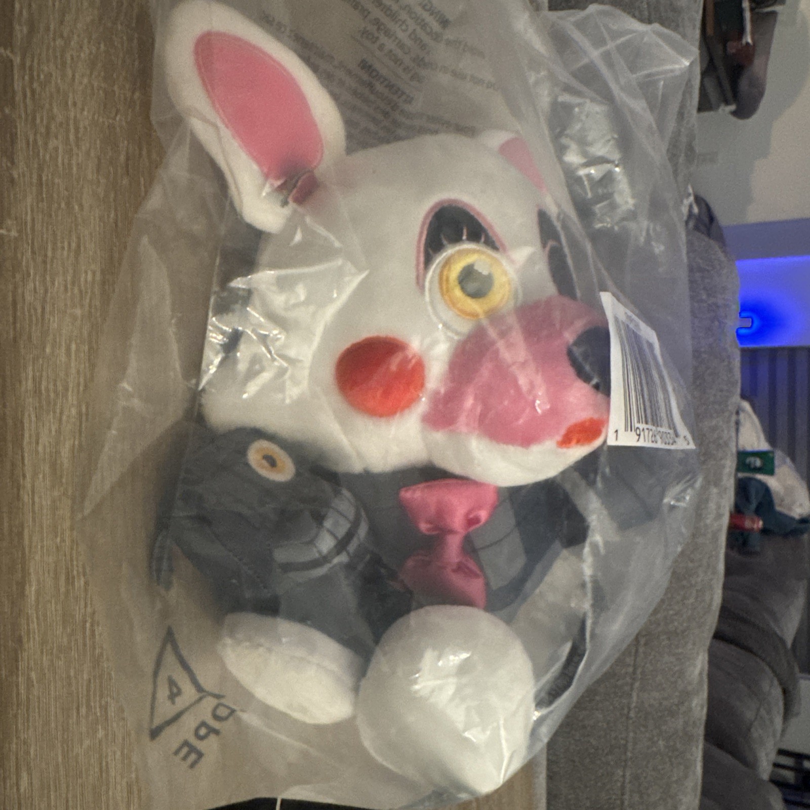 Jazwares Five Nights At Freddy’s FNAF Mangle 8″ Plush Wave 2 Glow Eyes – IN HAND