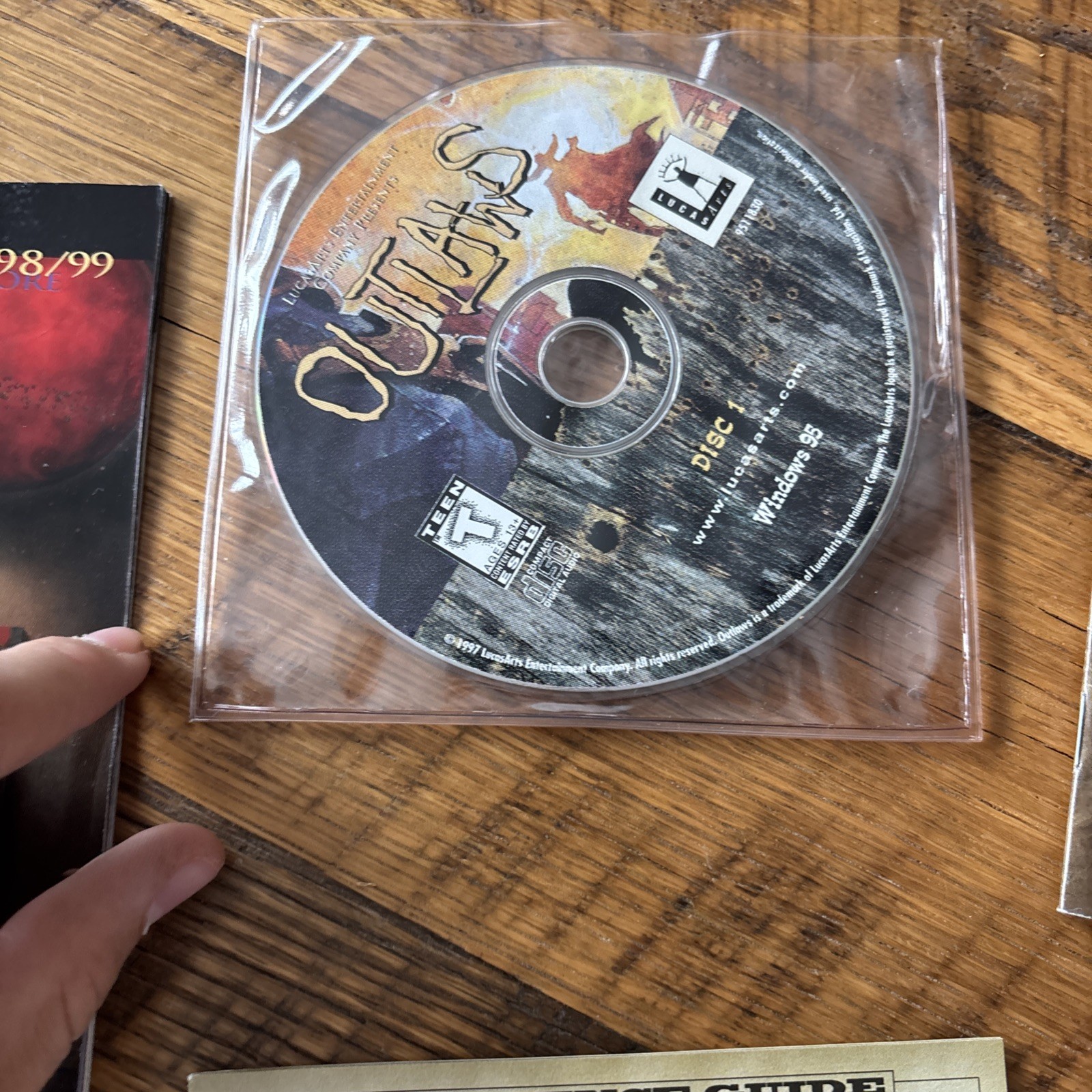 LucasArts Outlaws PC Big Box CD-ROM Game w/ Manual, T Teen FPS Shooter