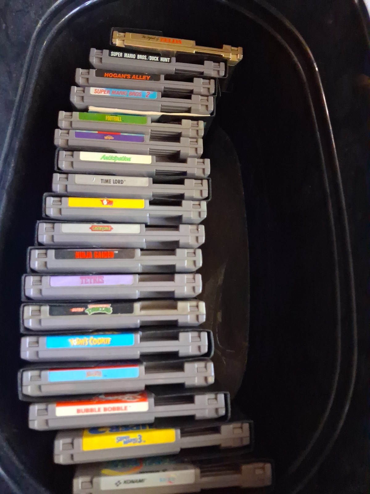 Nintendo NES LOT 18 GAMES , 16 SLEEVES, and LIGHT GUN(ZAPPER) ALL FUN GAMES!!!