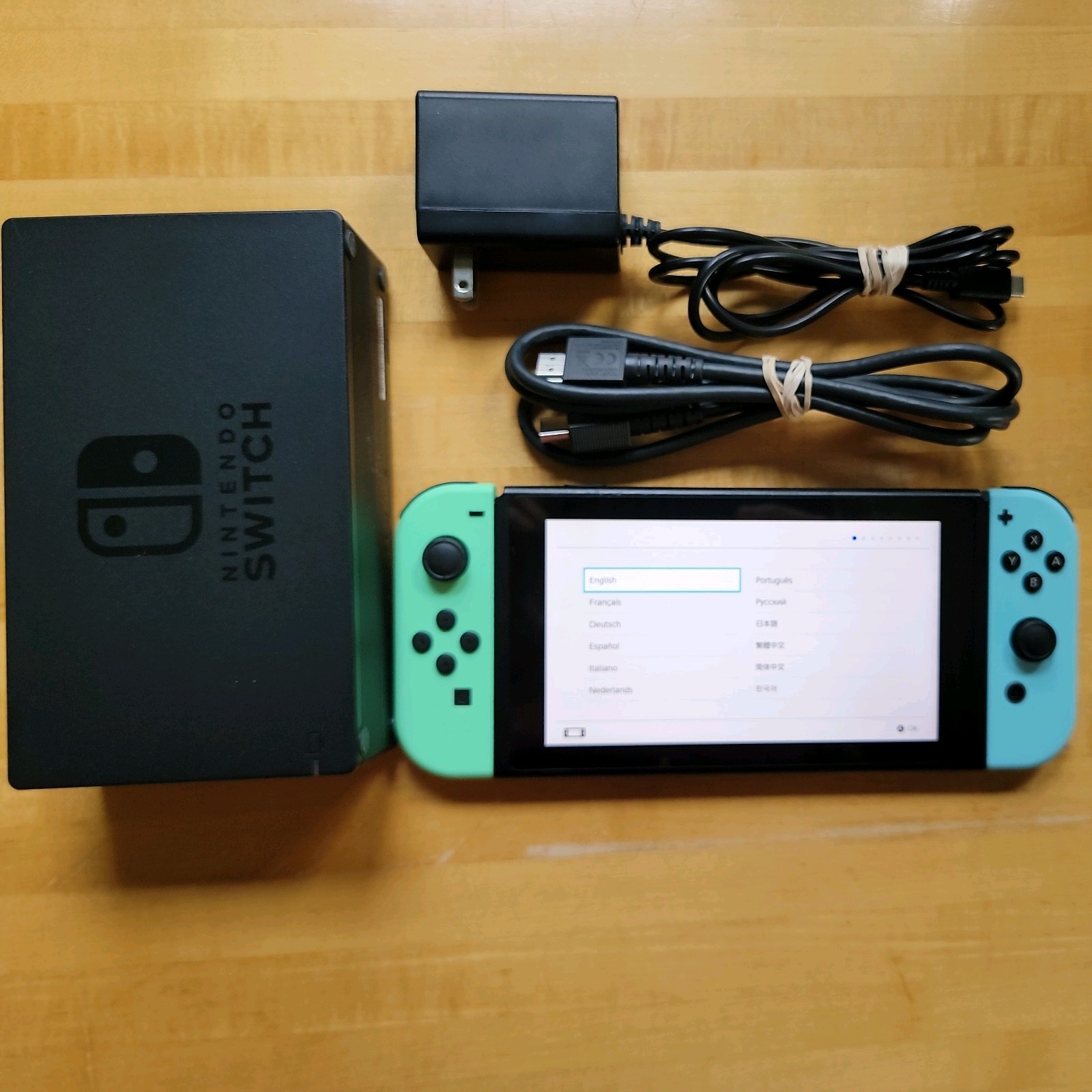 Nintendo Switch Animal Crossing Console HAC-001(-01) w/ Accessories (#103)