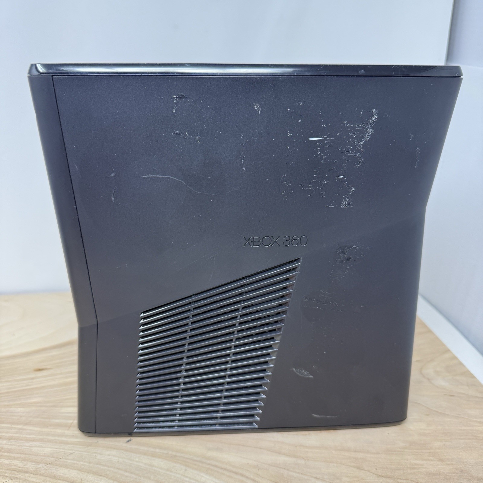 Microsoft Xbox 360 S Model 1439 Console Only – Powers On But No Video Output