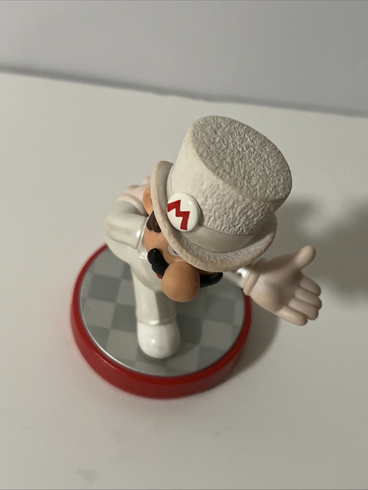 Nintendo Super Mario Odyssey Wedding Outfit amiibo NVL-001 389000ABATW5) Figure