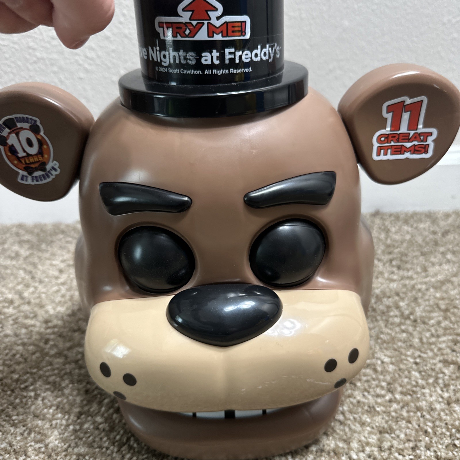 Five Nights At Freddy’s 10th Anniversary Animatronic Head And Golden Freddy READ
