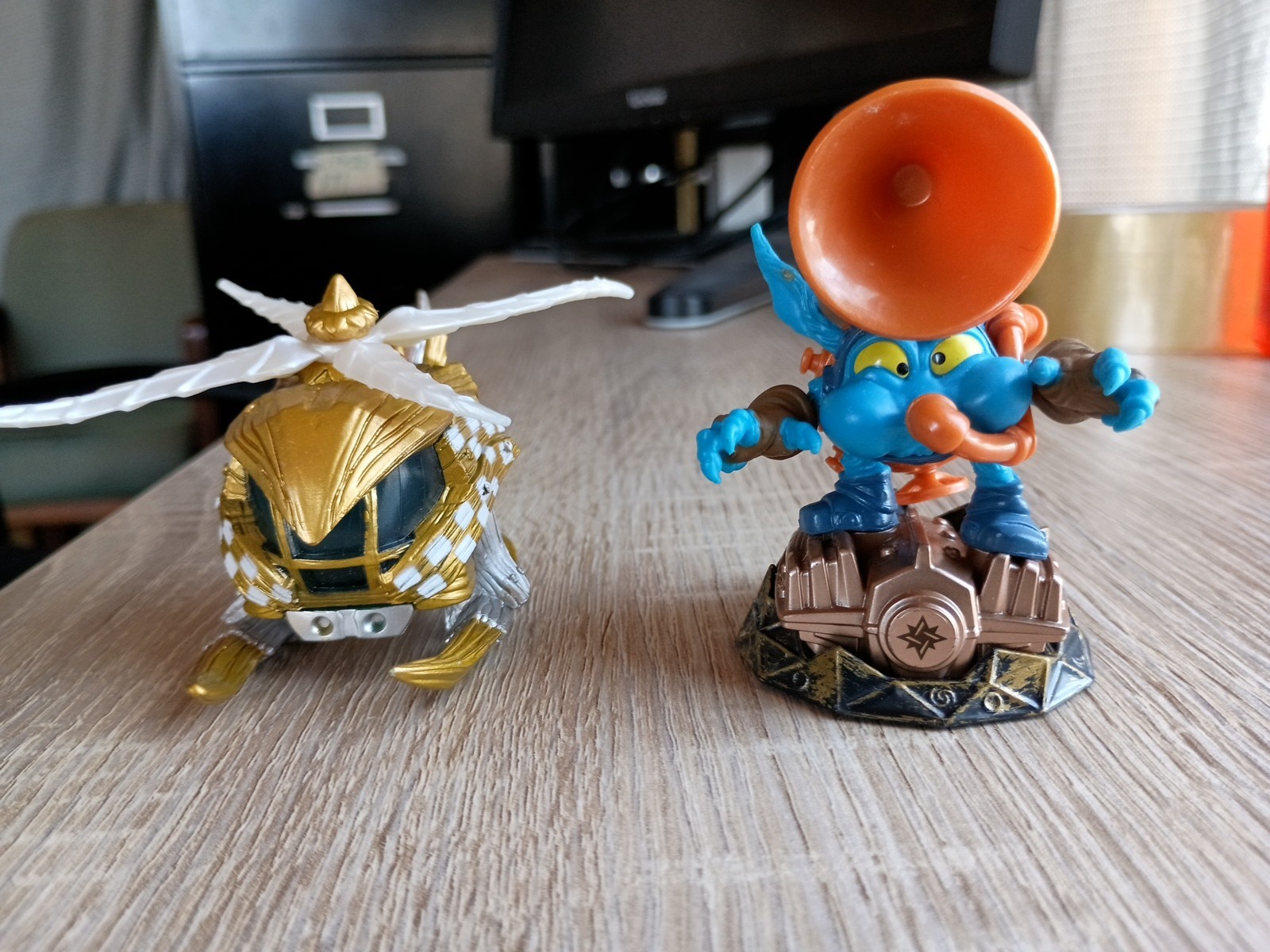 Skylanders: Superchargers: Nitro Stealth Stinger & Big Bubble Pop Fizz -Lot of 2