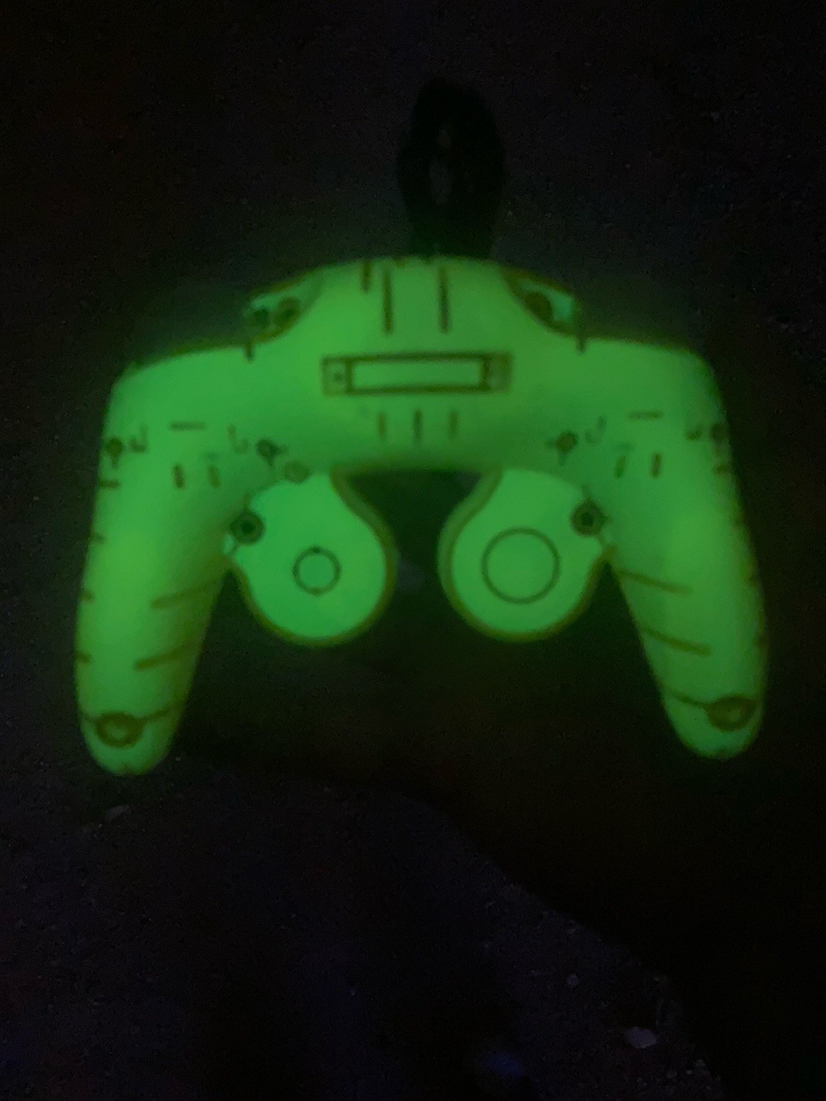 Nintendo GameCube Controller – Glow In The Dark/Yellow/Clear Yellow