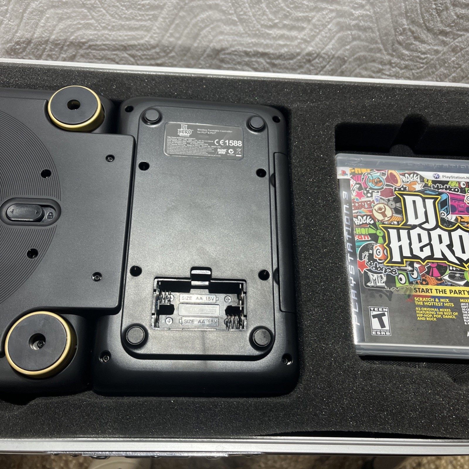 DJ Hero Renegade Edition Playstation 2 & 3 DJ Jay-Z/Eminem Turntable-cd And Case