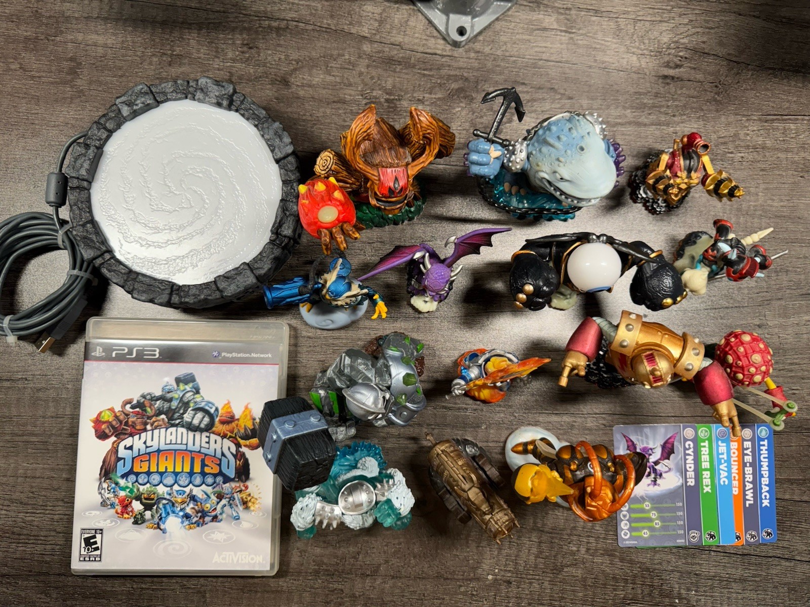 Skylanders Giants Starter Pack + 11 Figures + Cards – PS3