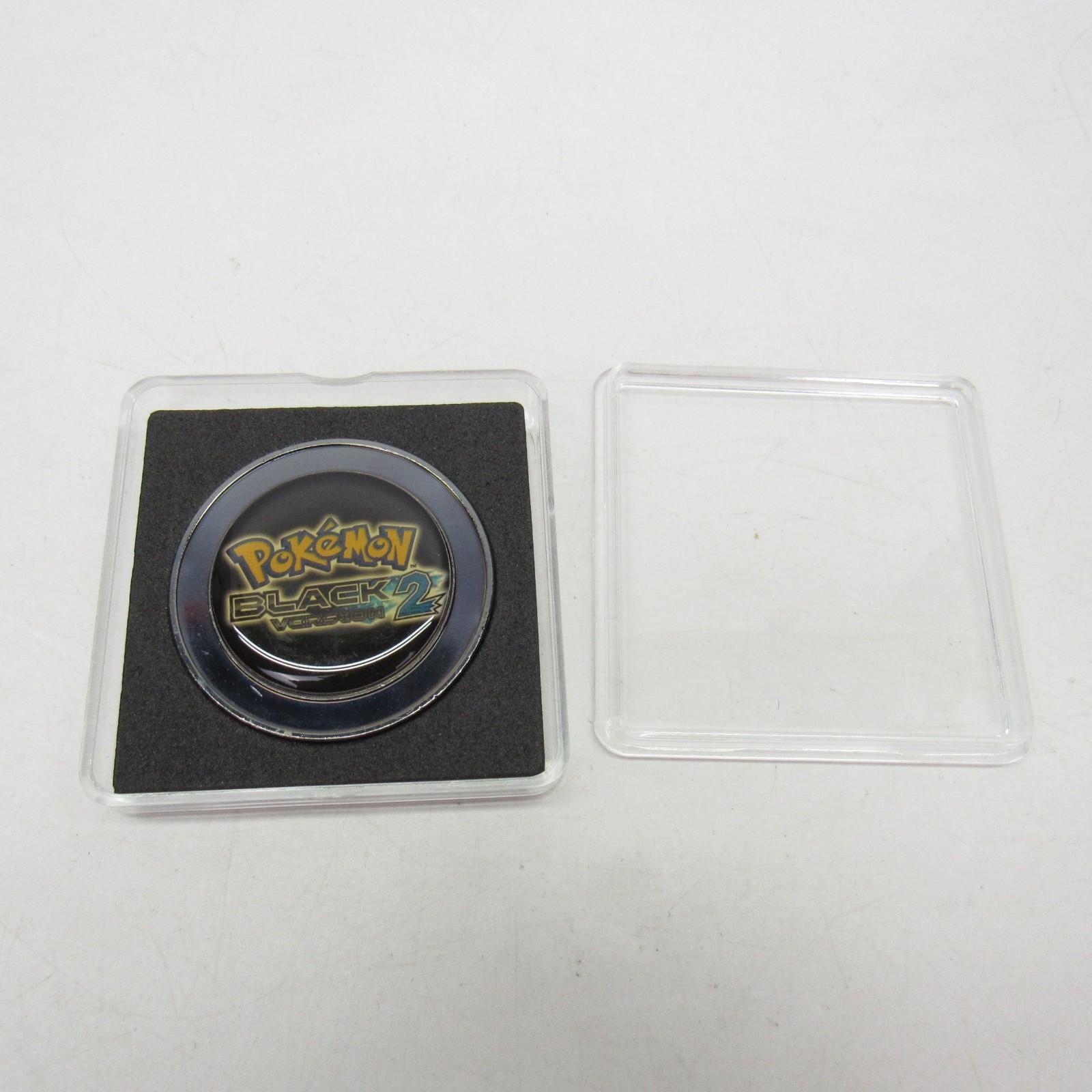 Pokemon Black Version 2 Nintendo Kyurem Commemorative Coin Token Medal Coin