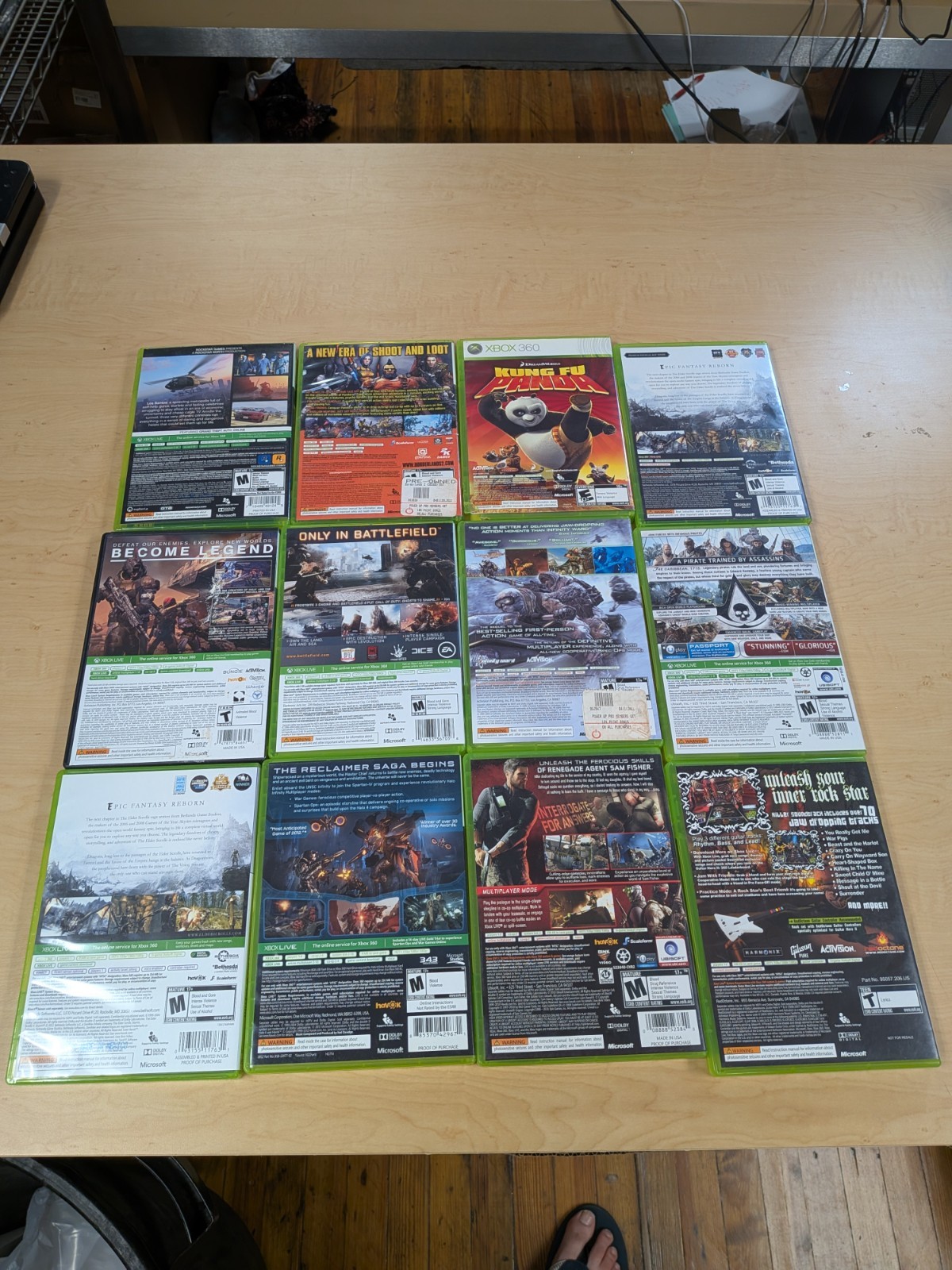 Xbox 360 Game Lot 12 Games GTA V Halo 4 Skyrim MW2 Borderlands CIB Mixed