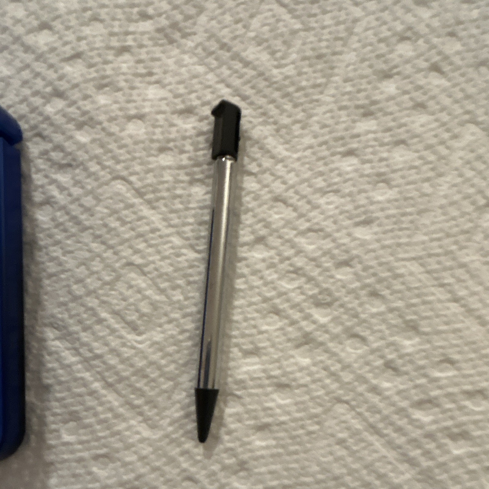 Nintendo 3DS CTR-001 Blue Handheld w/ Stylus, Toshiba 2GB SD, Wi-Fi