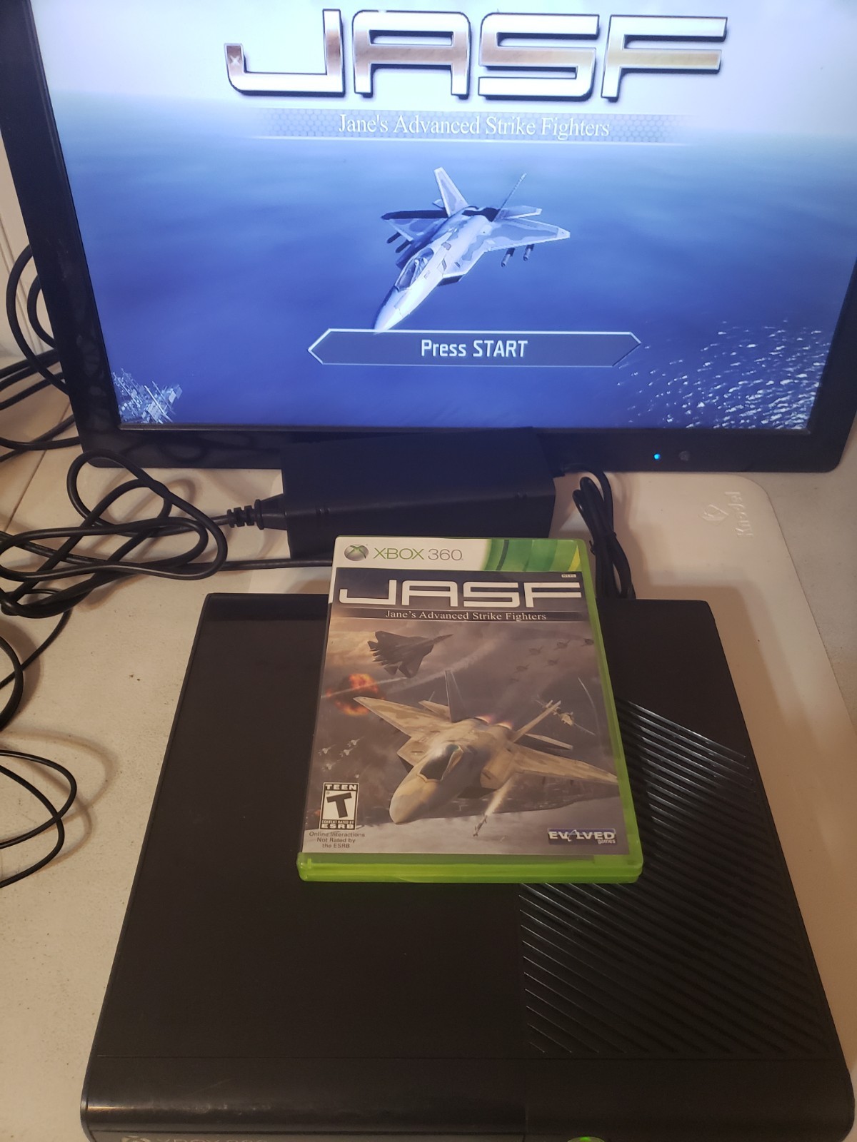 Xbox 360 E Console Model 1538 4GB – Bundle: Controller, Power Supply, Games
