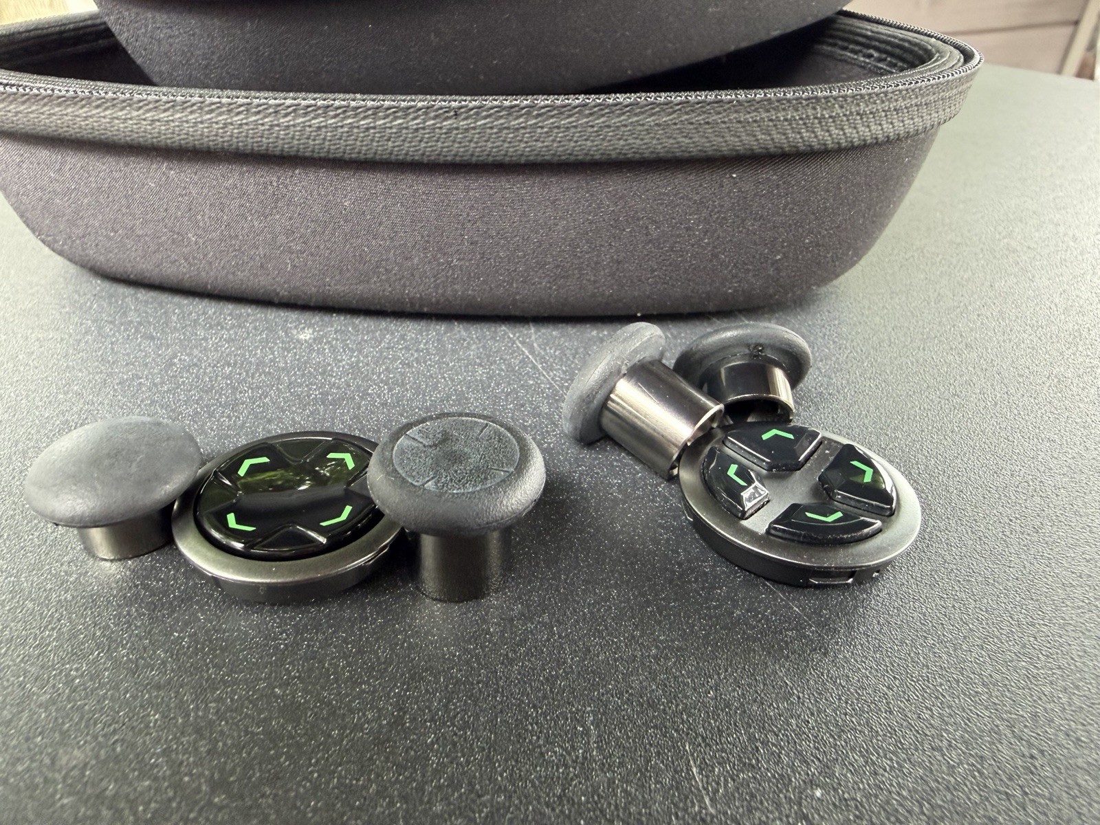 Lot Of 2 Carrying Cases Original Razer Wolverine Ultimate Controller Components