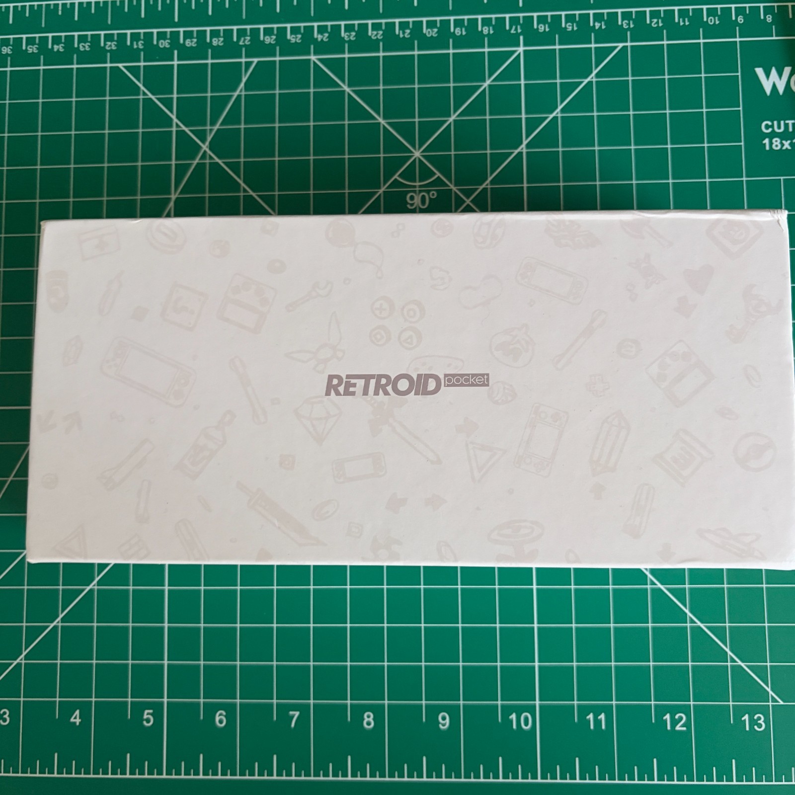 Retroid Pocket 5 128GB Purple Handheld Console with 2 Grips