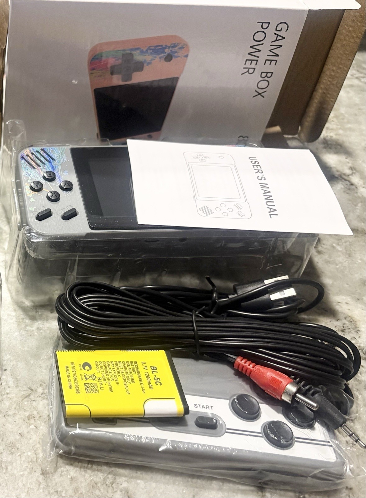 800 In 1 Retro Game Console Handheld Or Connect To TV. Extra Controller New