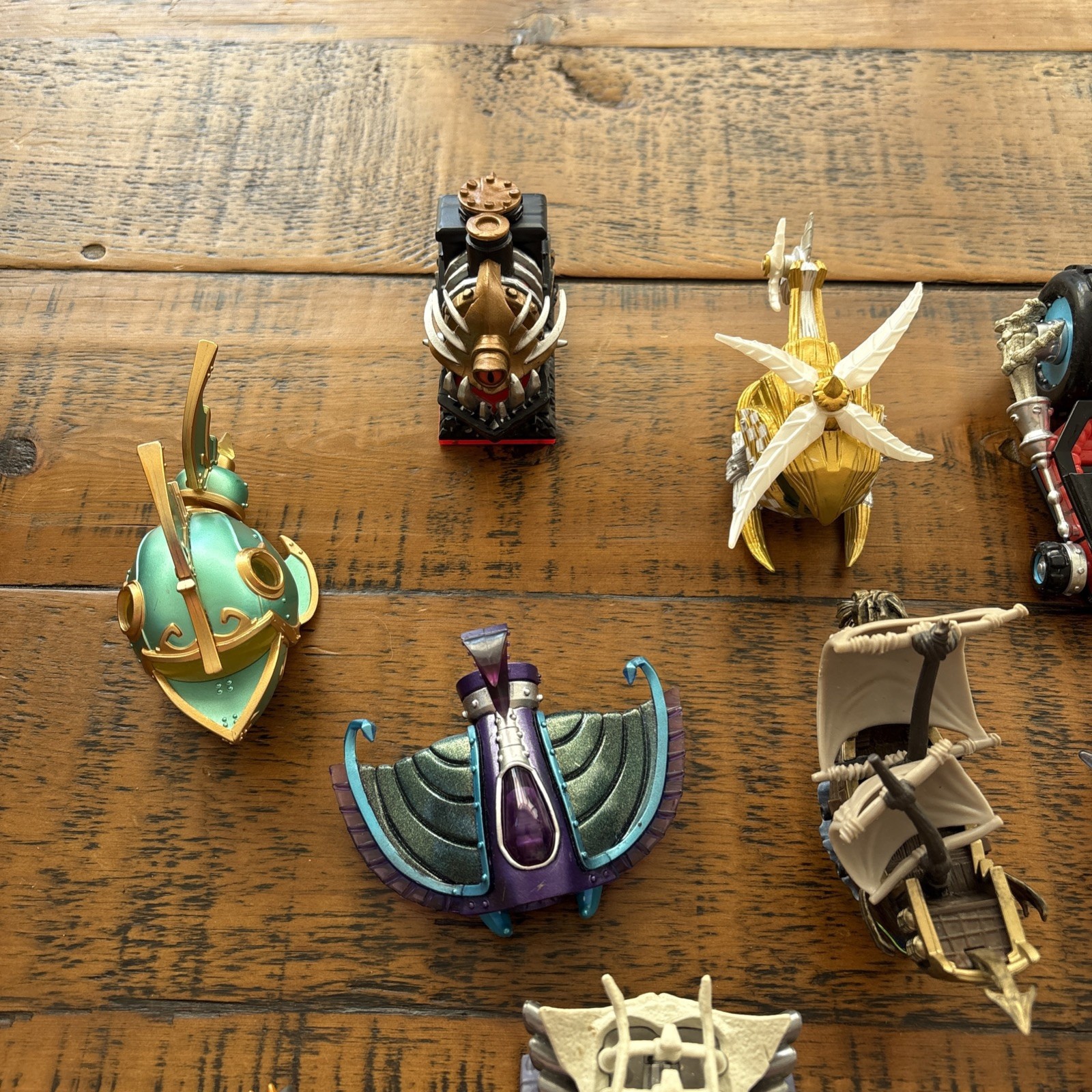 Lot of 17 Skylanders Superchargers Vehicle with tote bag NWT