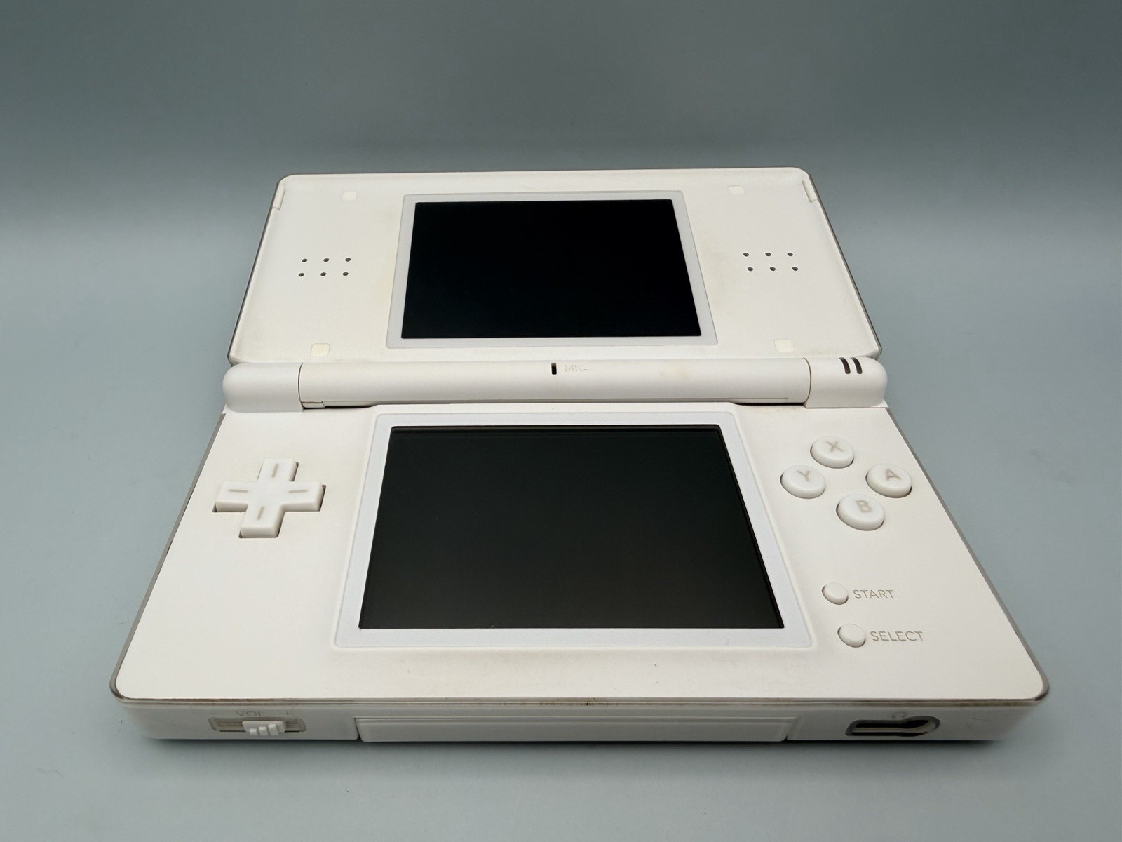 Polar White Nintendo DS Lite Console USG-001 with charger