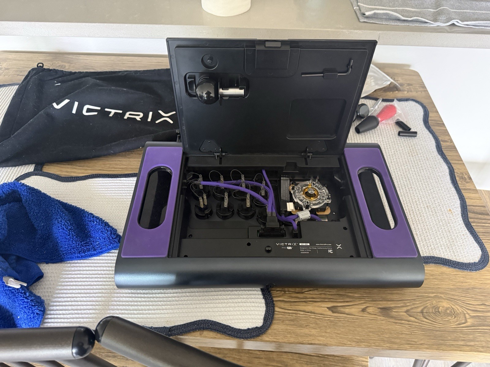 Victrix Fighting Stick Arcade Pad Controller – Black Arcade Fight Stick