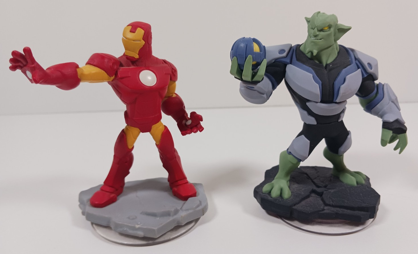 Disney Infinity 2.0 Lot Xbox 360 Portal Iron Man Captain America Thor Hulk