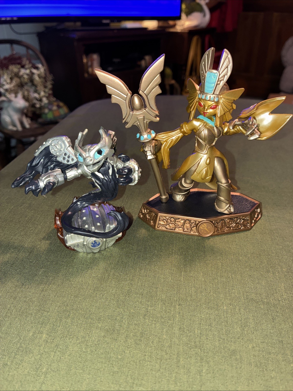 Skylanders Super Chargers Dark Spitfire and Imaginators Gold Queen Figure Lot