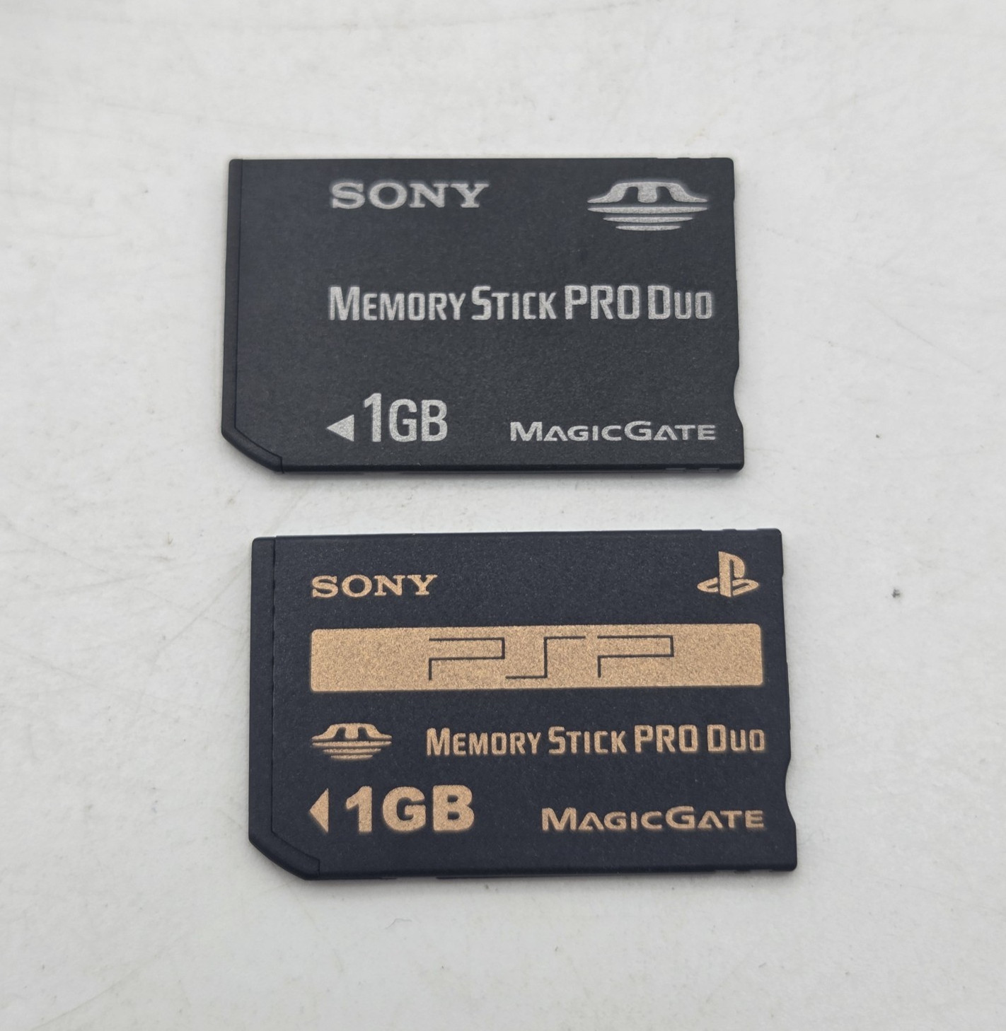 Sony PSP 1 GB Memory Stick PRO Duo Card Lot Of 2 MagicGate Playstation 1GB