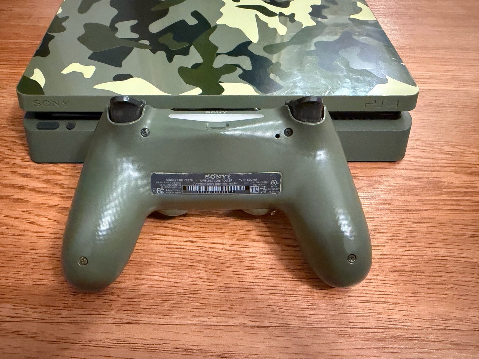 Sony PlayStation 4 Slim Call of Duty: WWII Limited Edition 1TB Green Camouflage