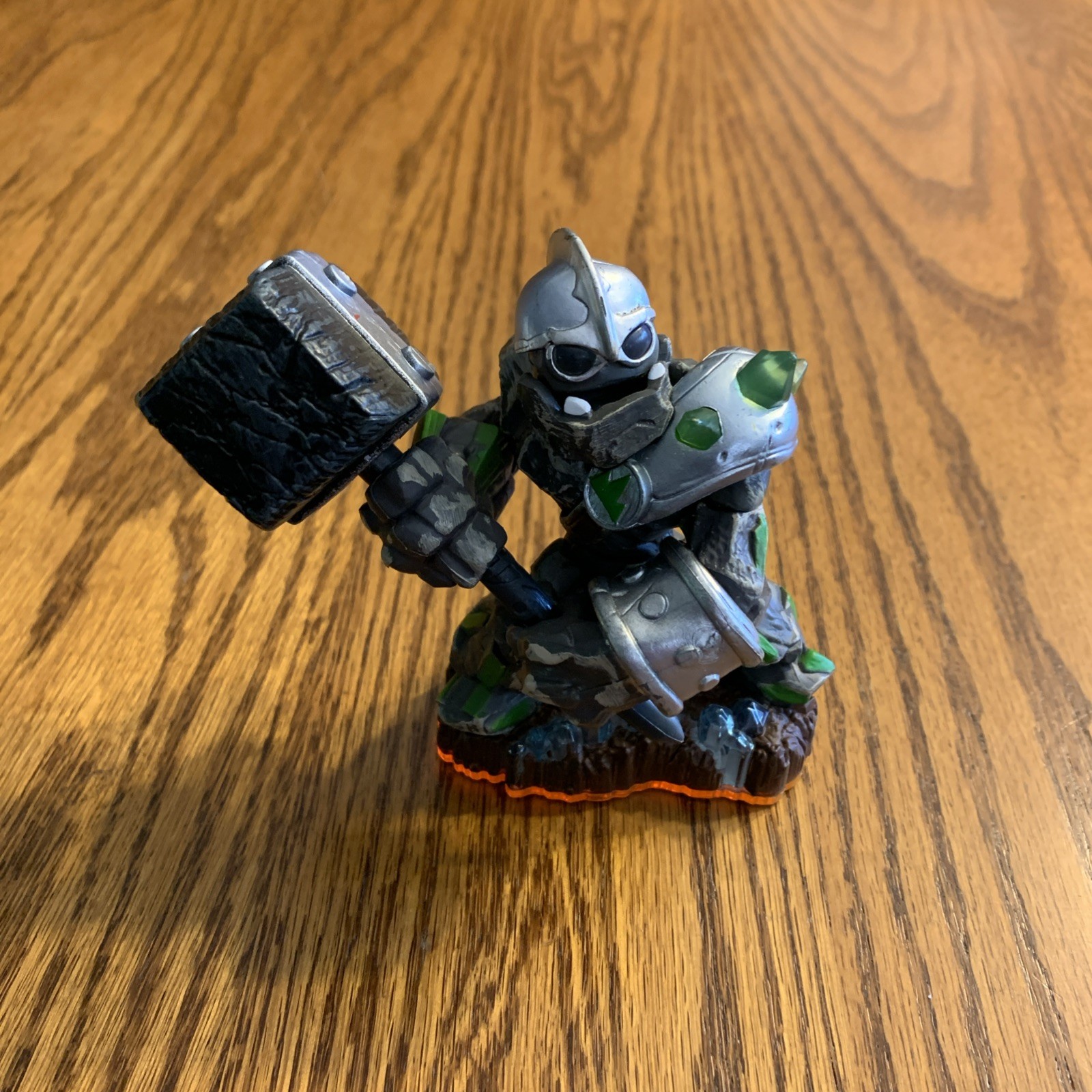 SKYLANDERS GIANTS CRUSHER Figure
