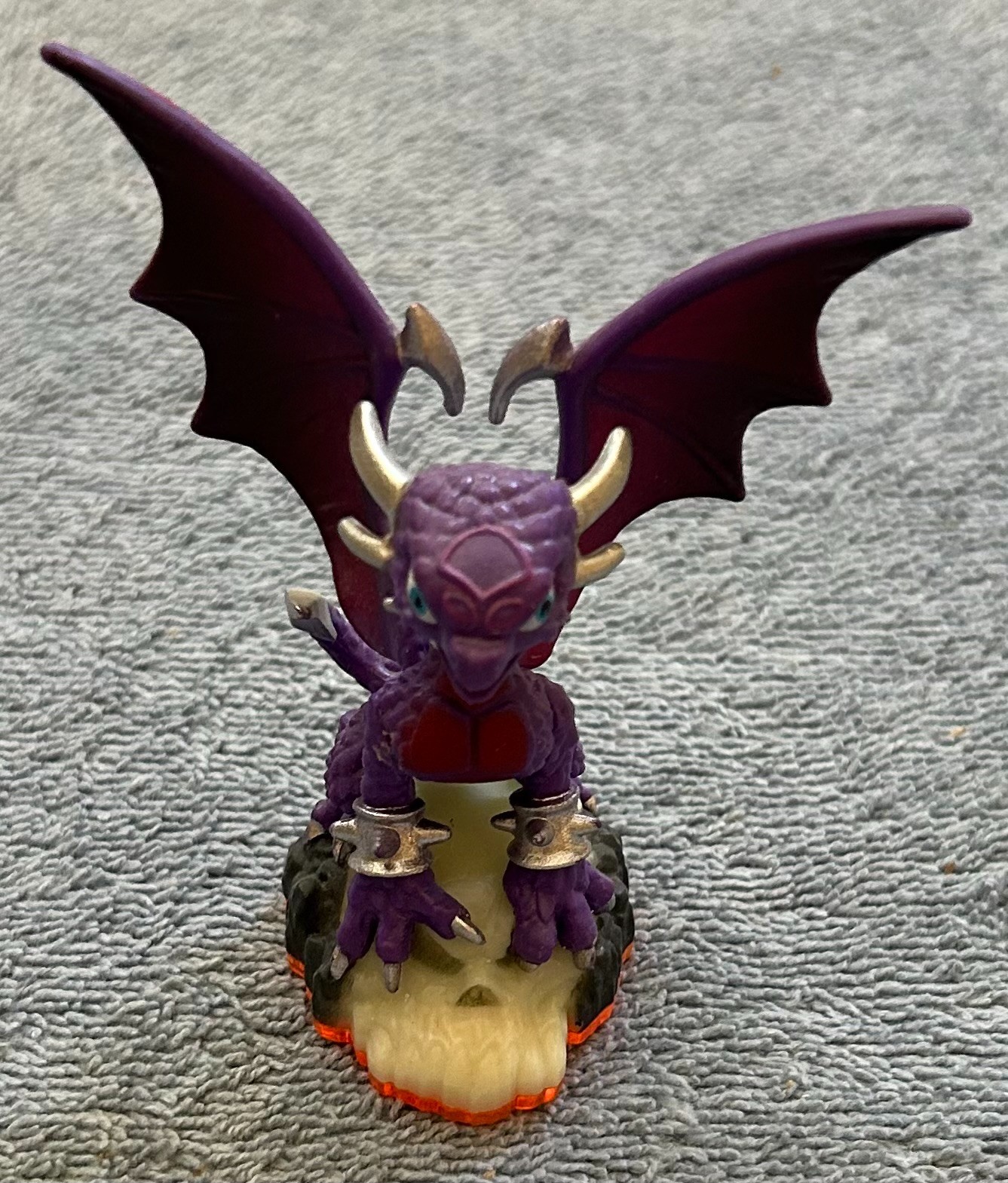 14 Skylanders figures (12 Giants, 2 Spyros) – Crusher, Swarm, Flashwing – tested