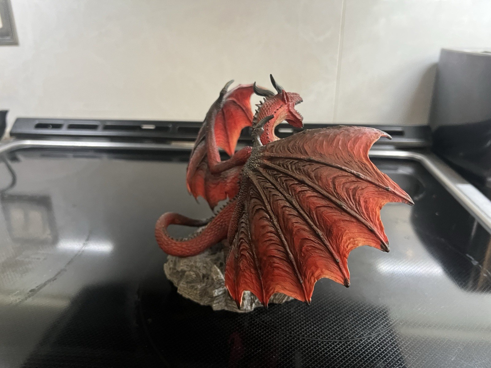 DRAGON’S DOGMA e-Capcom LIMITED EDITION Dragon Statue Figure PS3