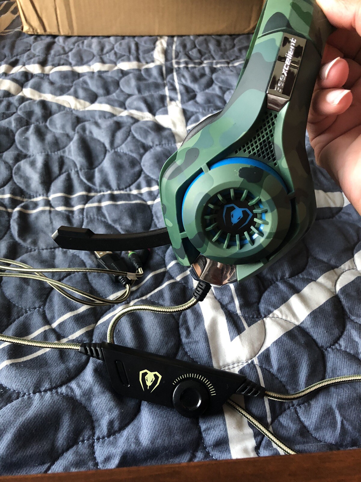 Beexcellent Gaming Headset with Surround Sound & Noise-Isolation Microphone LED