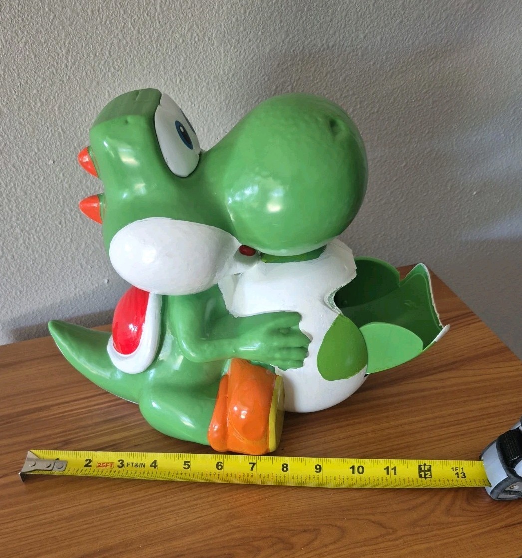 Replica Yoshi Egg Popcorn Bucket – Super Mario Fan Art Display Figure / Prop