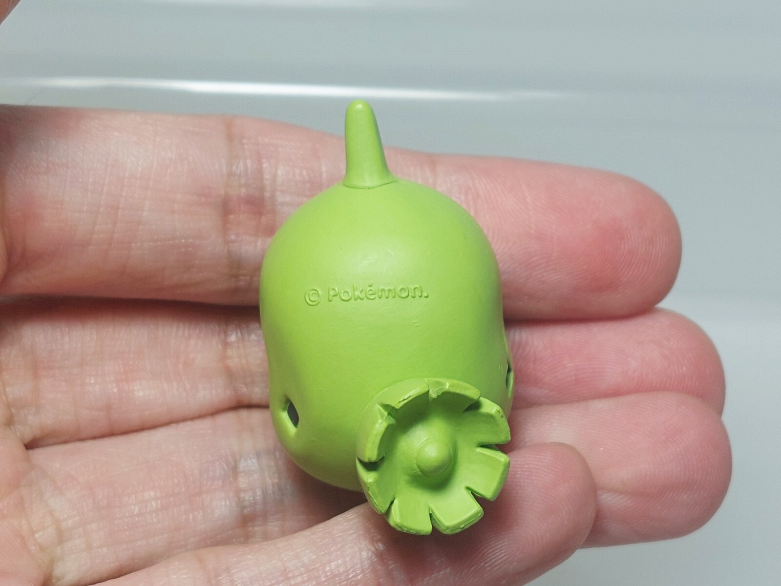 Pokemon Center Japan 2020 Figure Oyasumi Chuu Larvitar Yogiras G05 0.9in