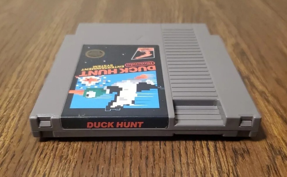Nintendo NES Duck Hunt With Box + Zapper