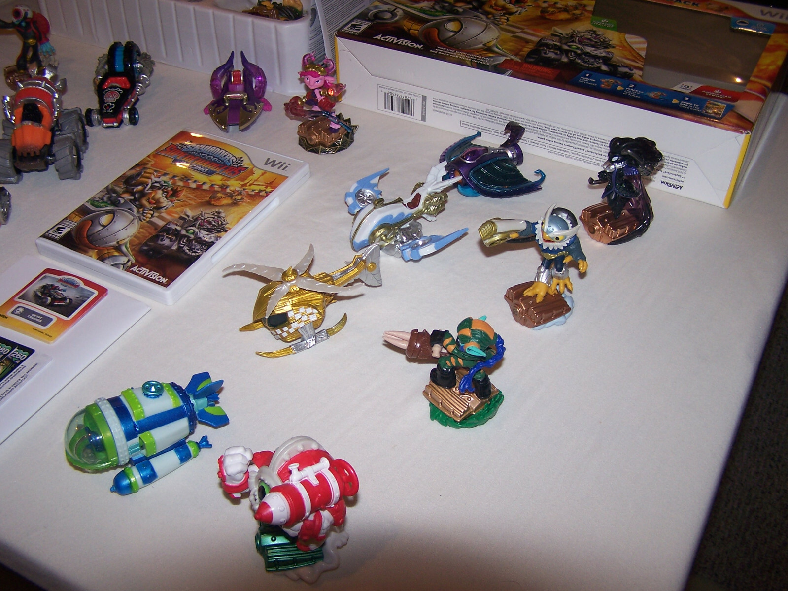 Skylanders Superchargers Racing Wii Lot Set 20 Poster Cards Stickers Exclusives