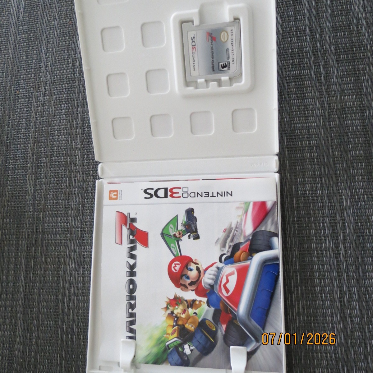 Mario Kart 7 (Nintendo 3DS, 2011 Complete w/Manual & inserts very good condition