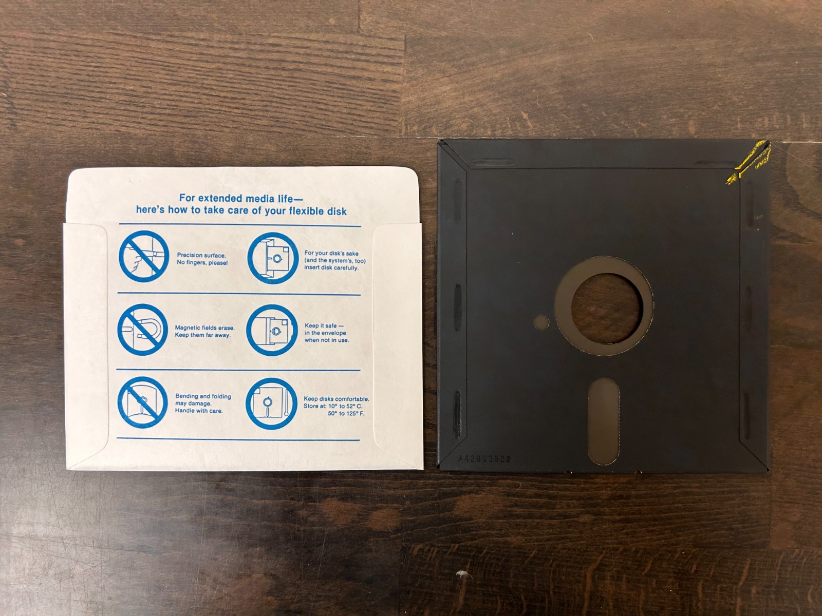 Origin Systems – Ultima III: Exodus Atari 400/800 48K Disk – COMPLETE! VG+/EX!
