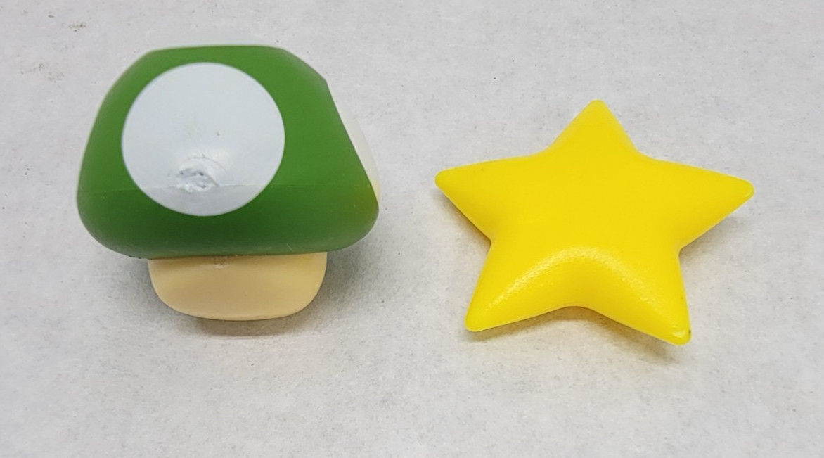Jakks Super Mario Lot: 2018 4.5″ Propeller Mario, 2021 3″ Toad + Star & Mushroom