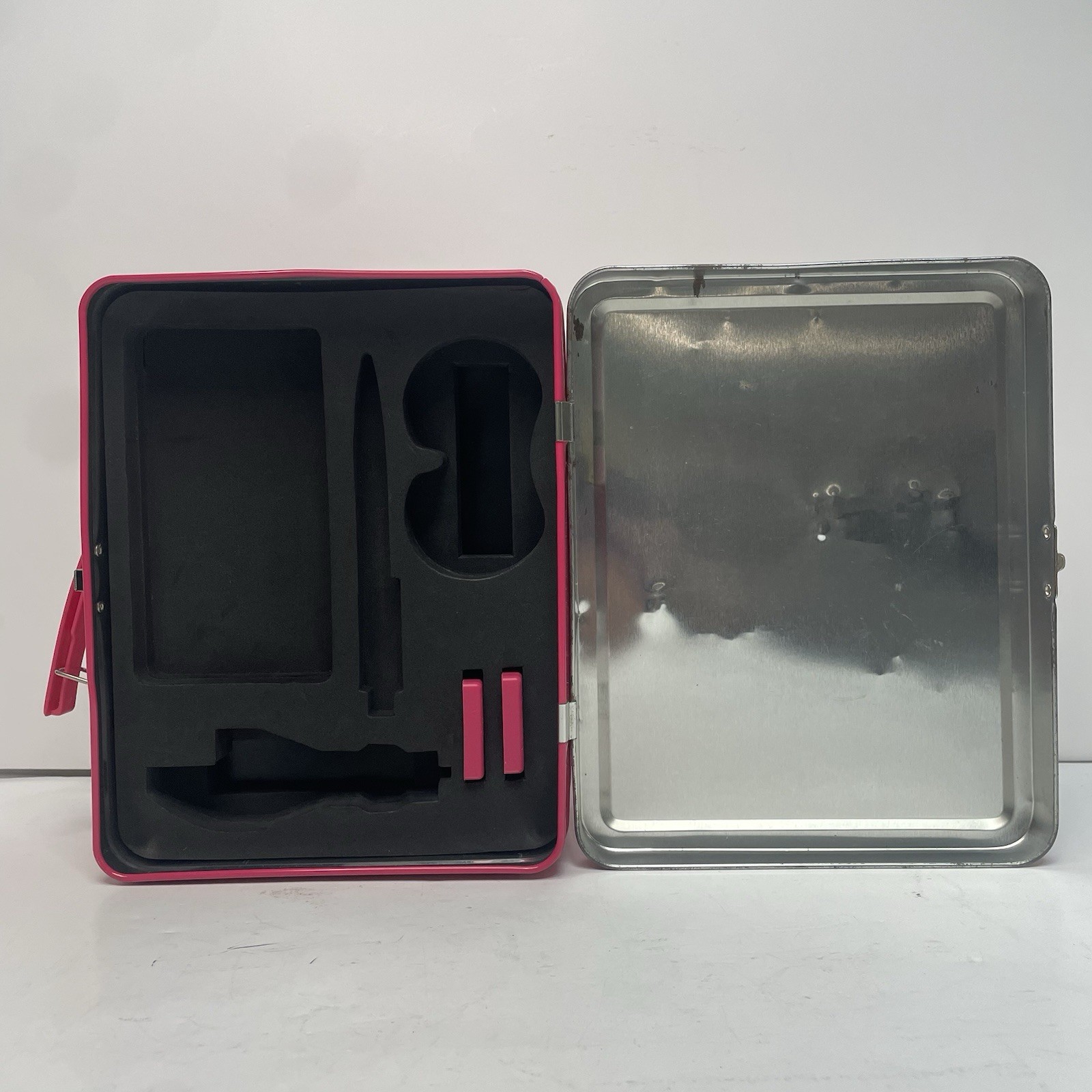 Nintendo DS Lunchbox Case Princess Peach – 2 Game Protectors – Acceptable