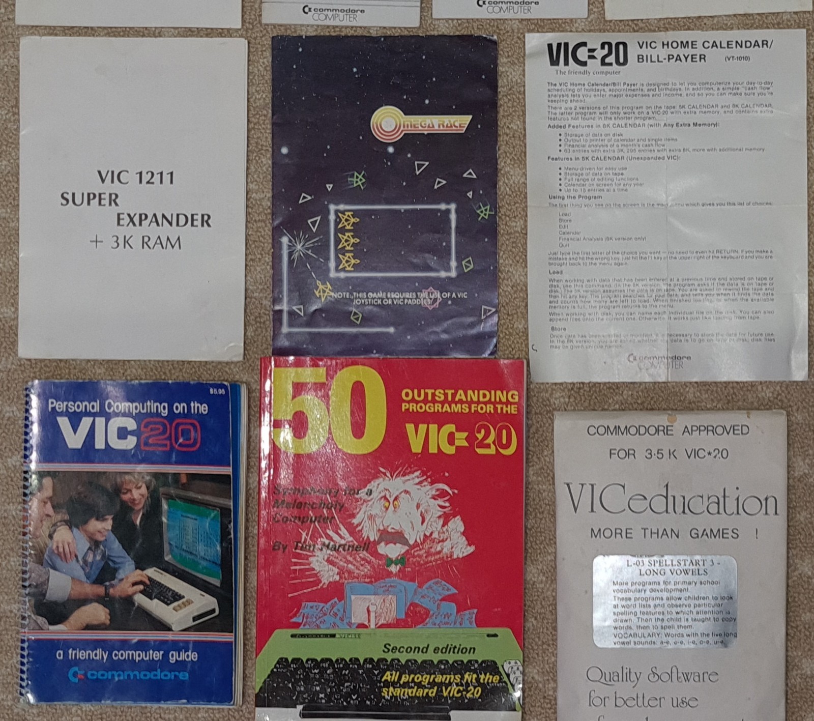 Commodore Vic 20 Boxed VINTAGE BUNDLE VIDEO AND COMPUTER GAME NOSTALGIA RARE