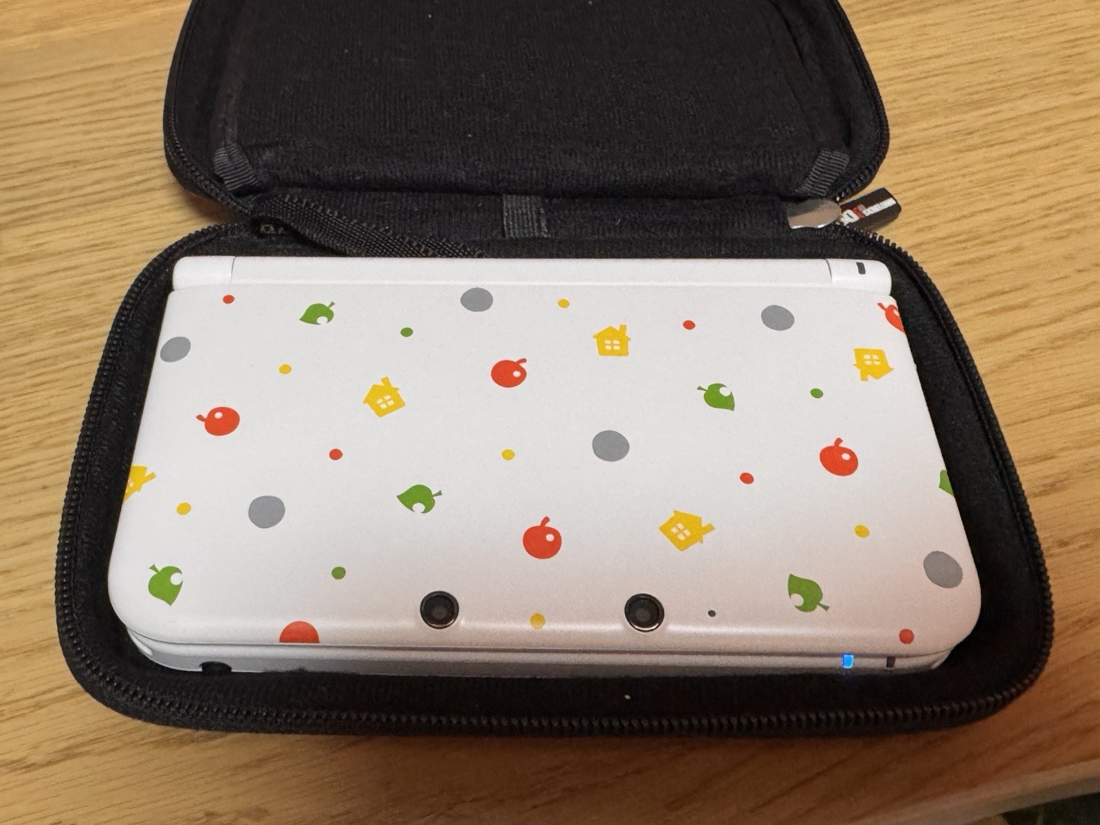 Nintendo 3DS XL White Animal Crossing Limited Edition – Great Condition