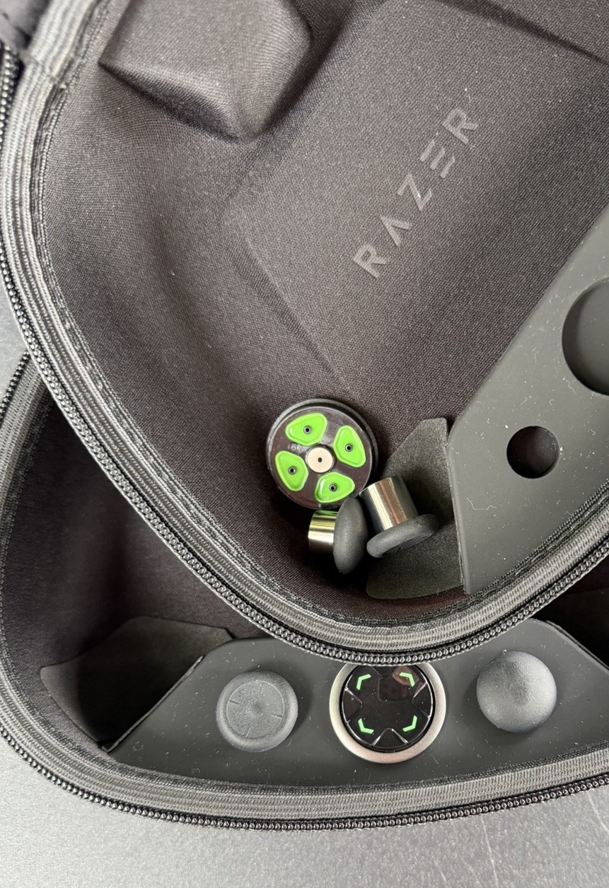Lot Of 2 Carrying Cases Original Razer Wolverine Ultimate Controller Components