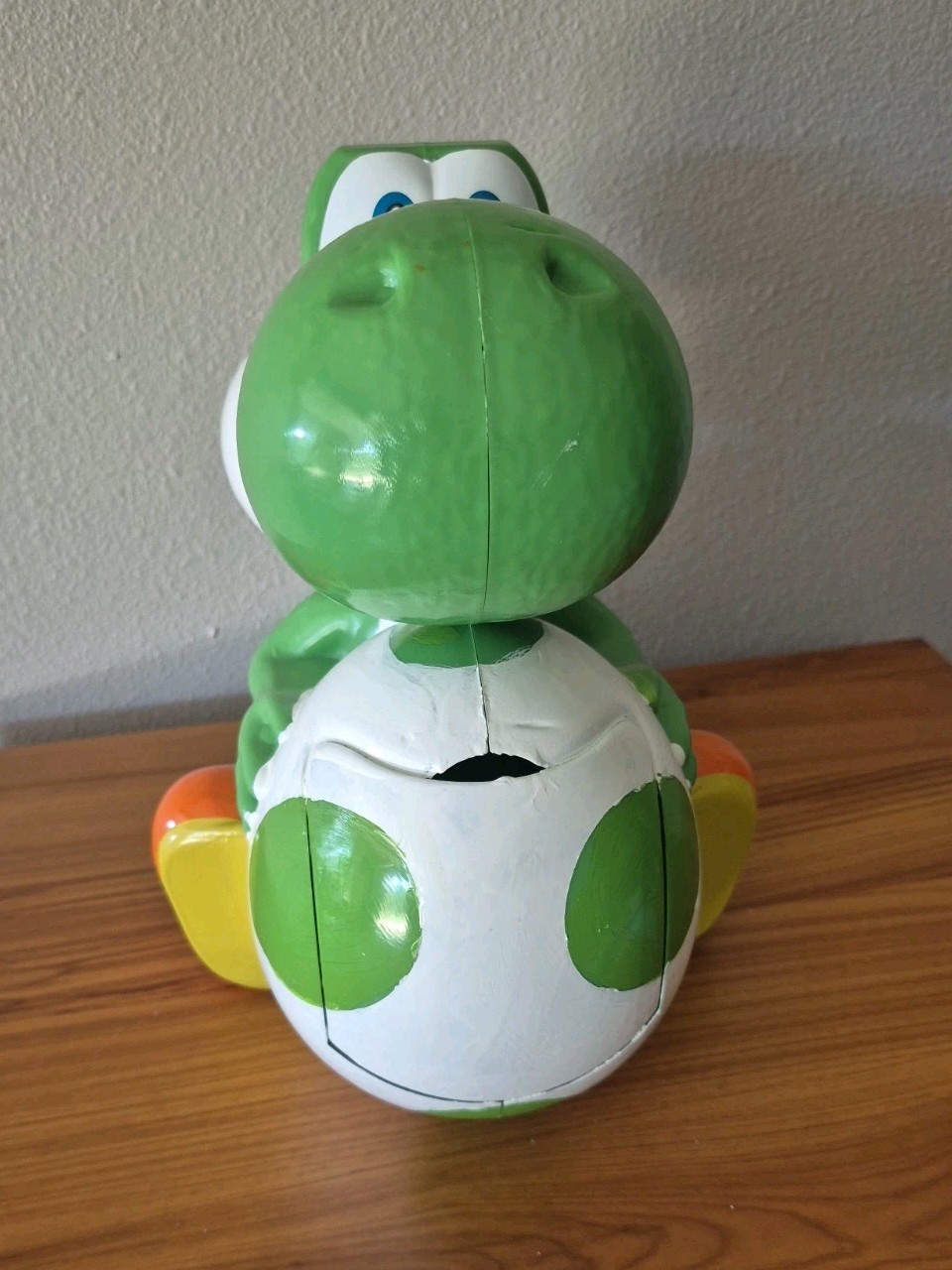 Replica Yoshi Egg Popcorn Bucket – Super Mario Fan Art Display Figure / Prop