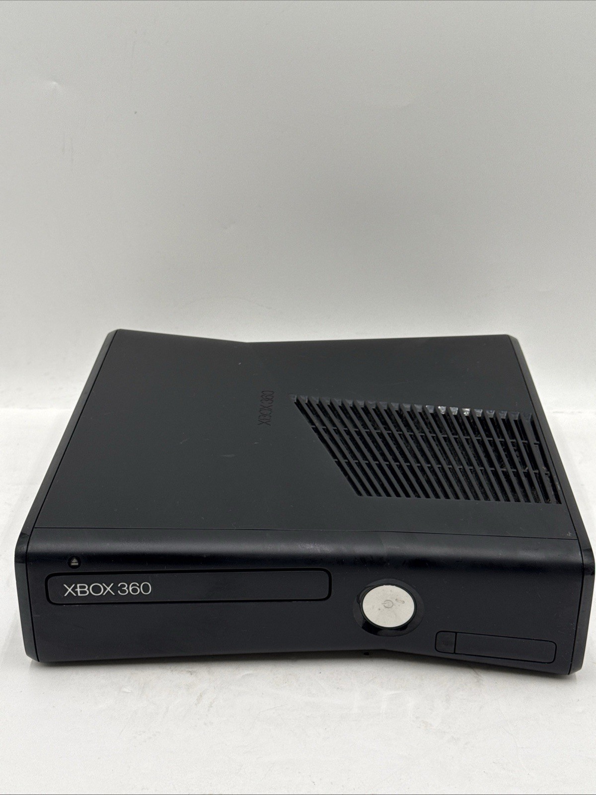 Microsoft Xbox 360 Slim Console Model 1439 4GB + Controller & Cables – Working