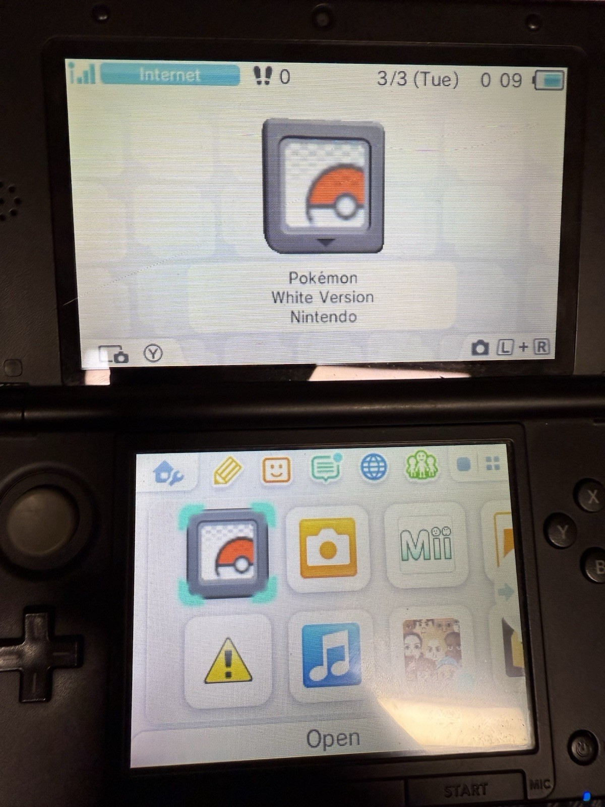 Pokemon Black and White, AUTHENTIC & TESTED. Has Case, Cart & manual In Picture
