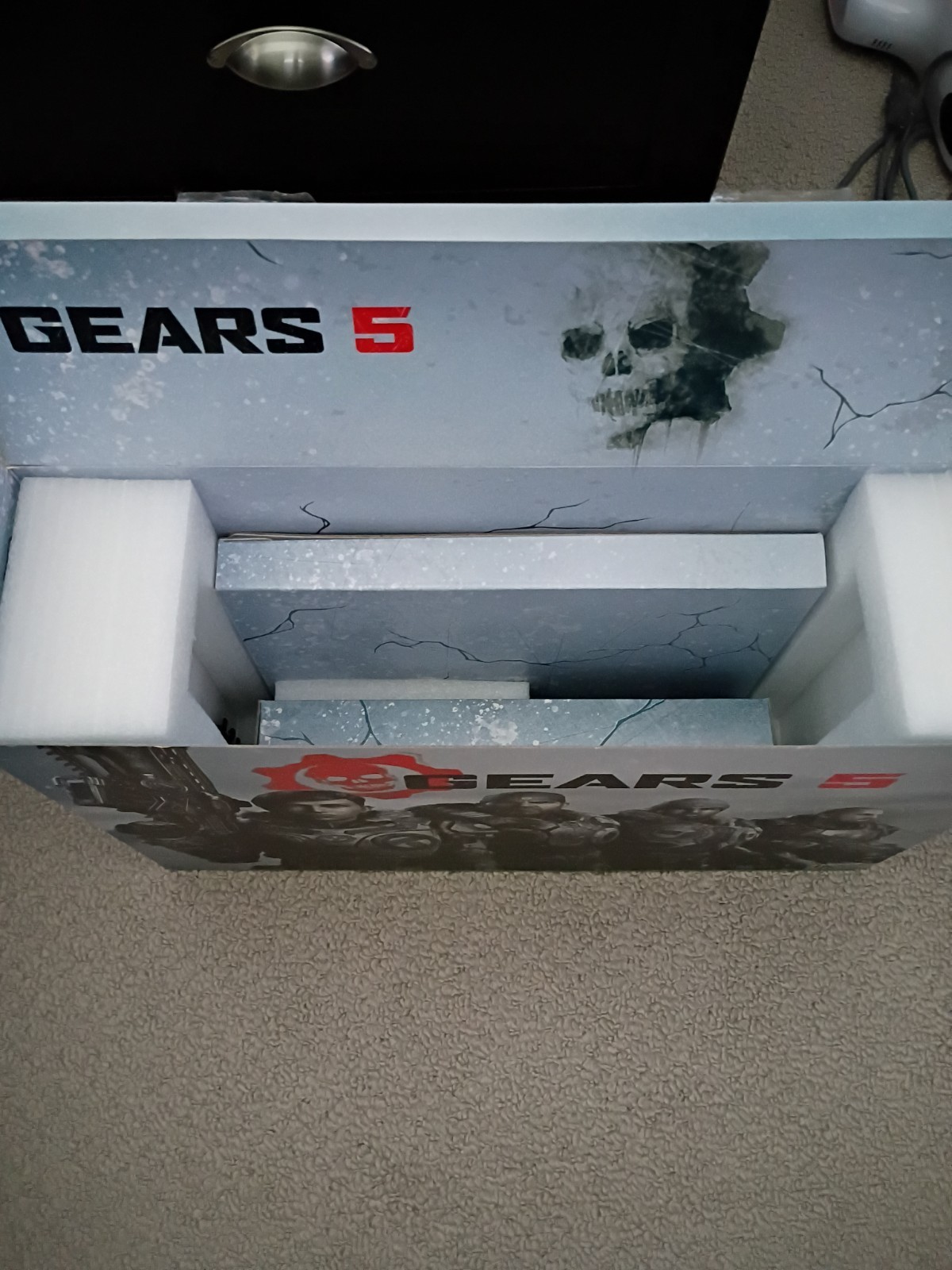 Xbox One X 1TB Gears 5 Limited Edition Console Bundle + Gears 5 Charger. Mint