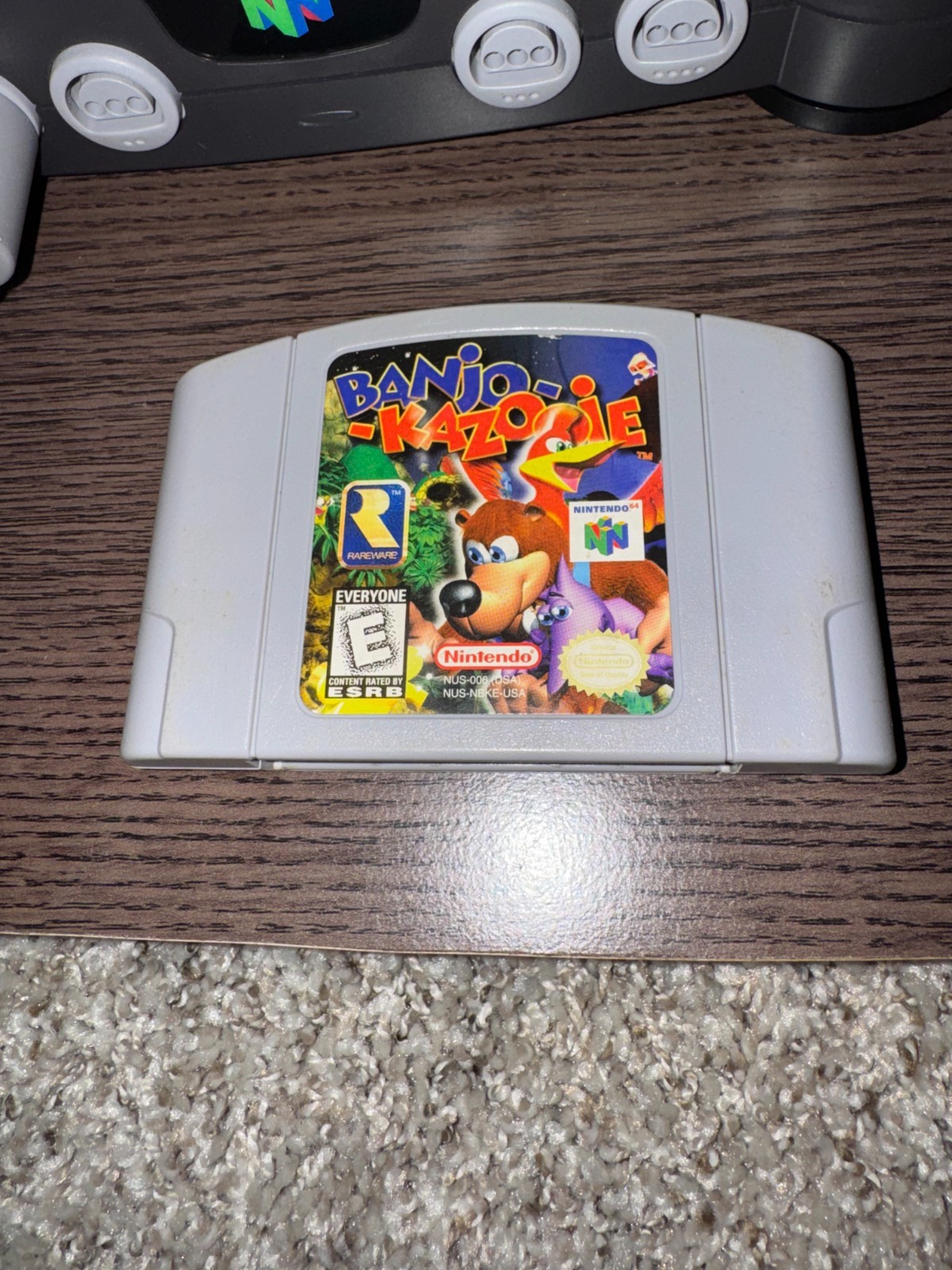 Banjo Kazooie Complete in box – great condition with protective covers