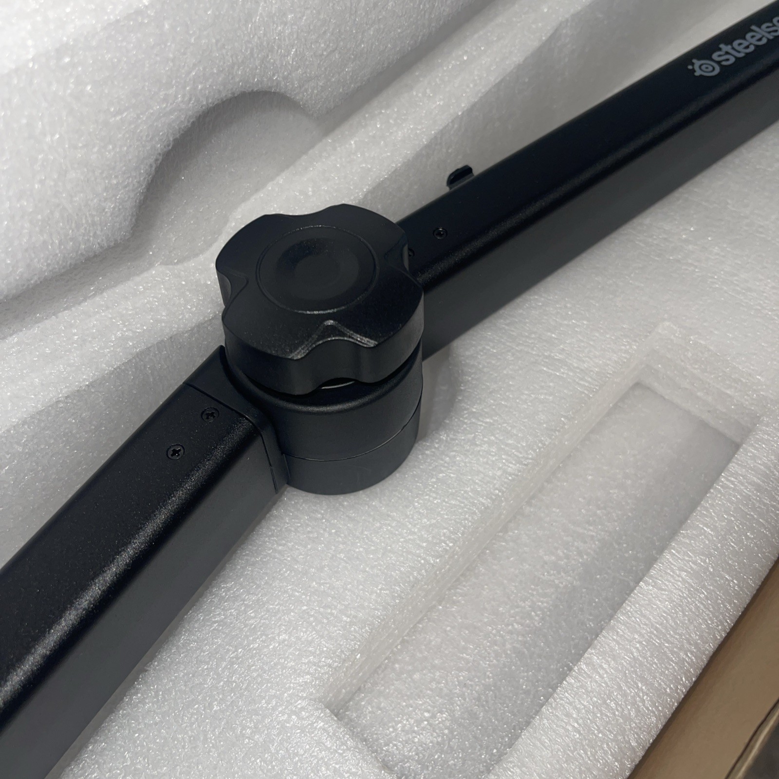 SteelSeries Alias/Alias Boom Arm — For Gaming, Streaming- NO DESK CLAMP
