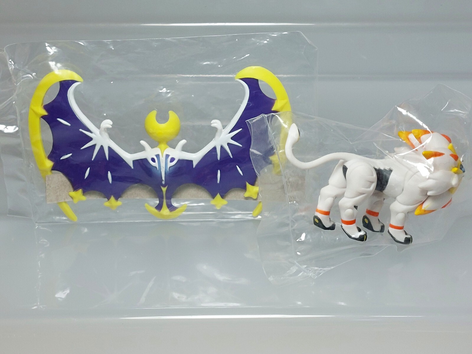 Pokemon Center Japan 2016 Preorder Bonus Lunala Solgaleo Figure 1.7-2.6in