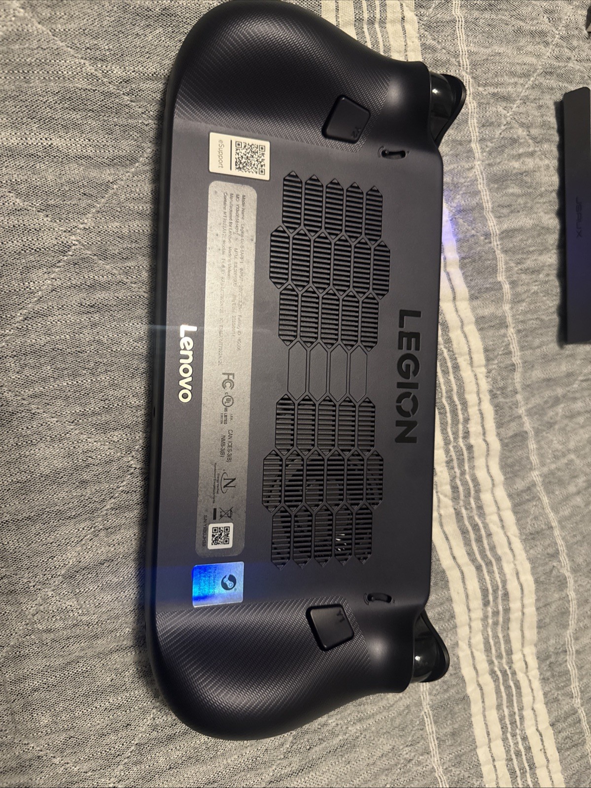Lenovo Legion Go S 8″ 16GB RAM, 512GB SSD, AMD Ryzen Z2, SteamOS, with stand
