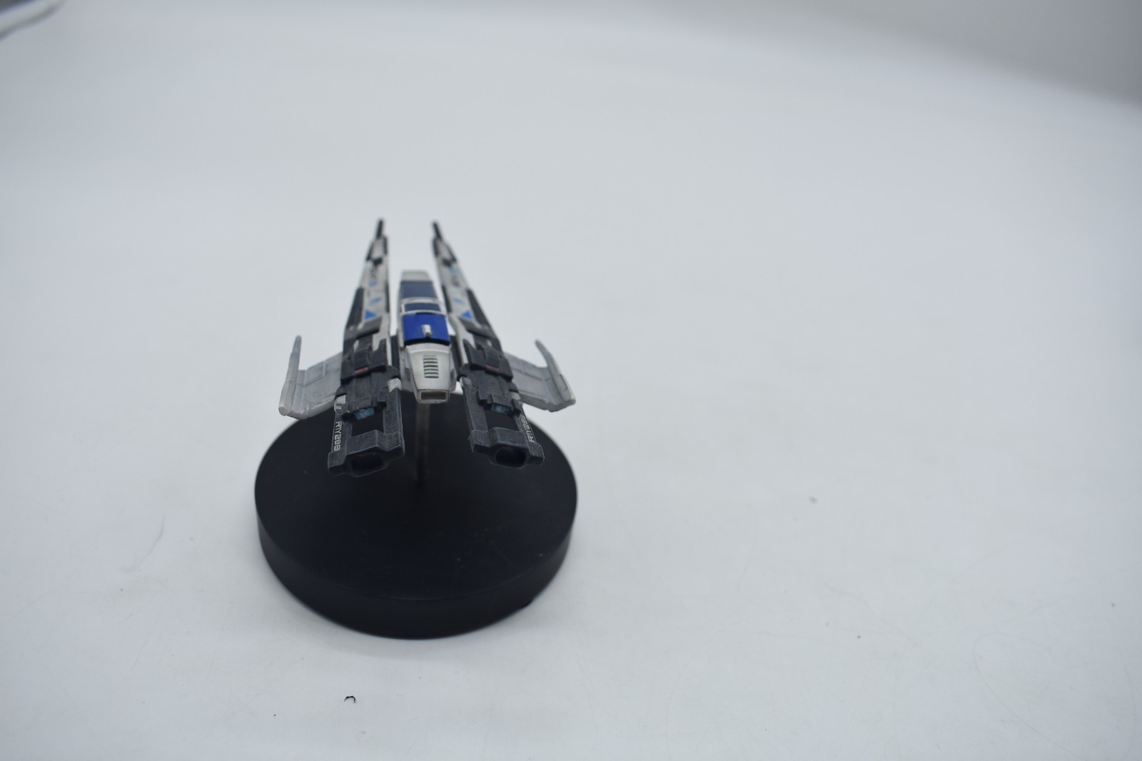 Dark Horse Deluxe Mass Effect Sx3 Alliance Fighter Replica FAST SHIP YES